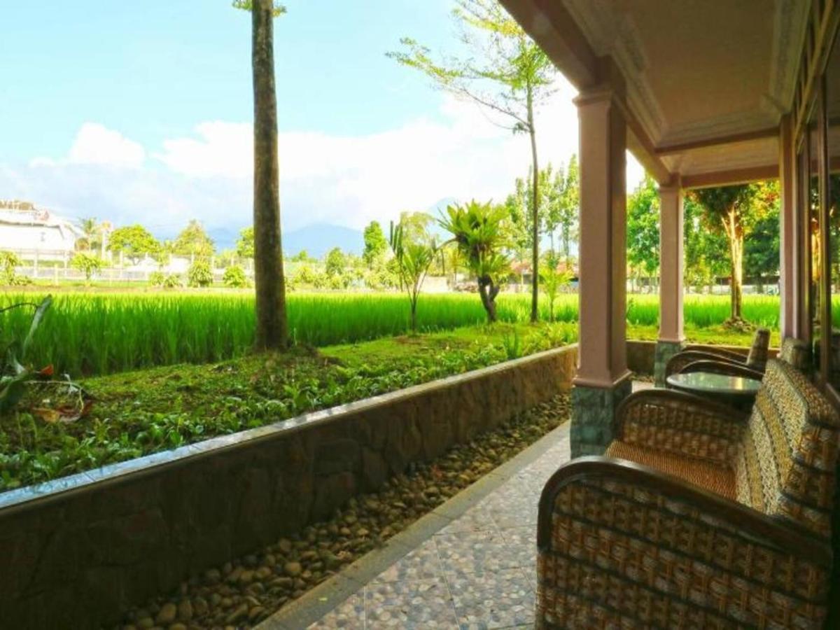 Aries Biru Hotel & Villa Puncak Exterior photo