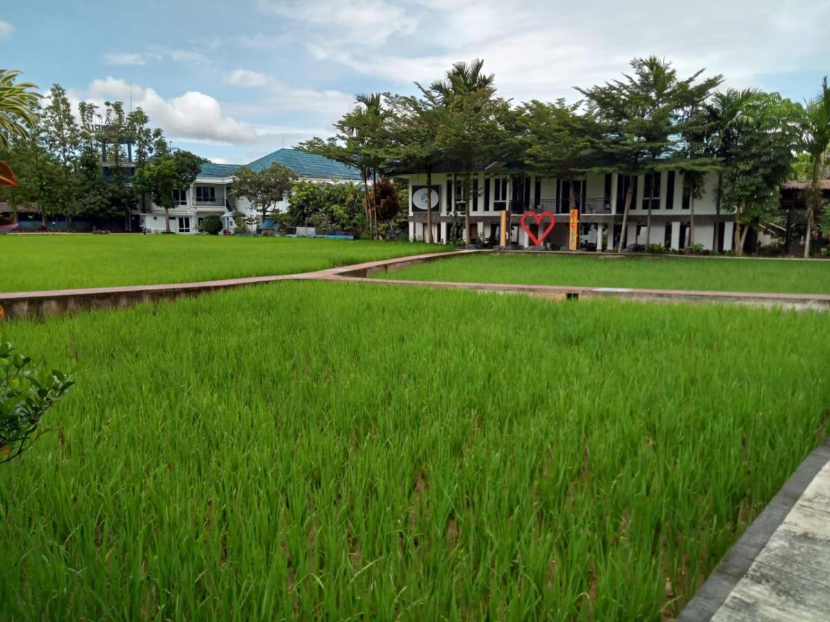 Aries Biru Hotel & Villa Puncak Exterior photo