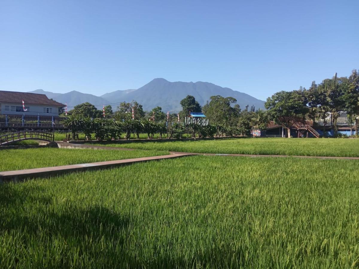 Aries Biru Hotel & Villa Puncak Exterior photo