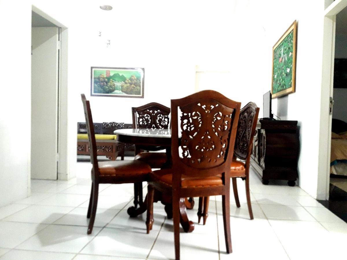 Aries Biru Hotel & Villa Puncak Exterior photo