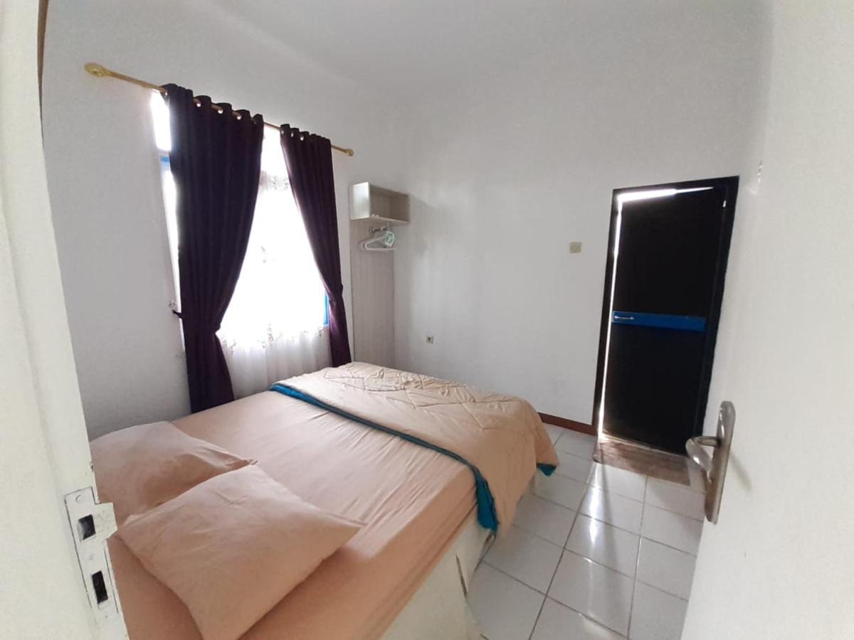 Aries Biru Hotel & Villa Puncak Exterior photo
