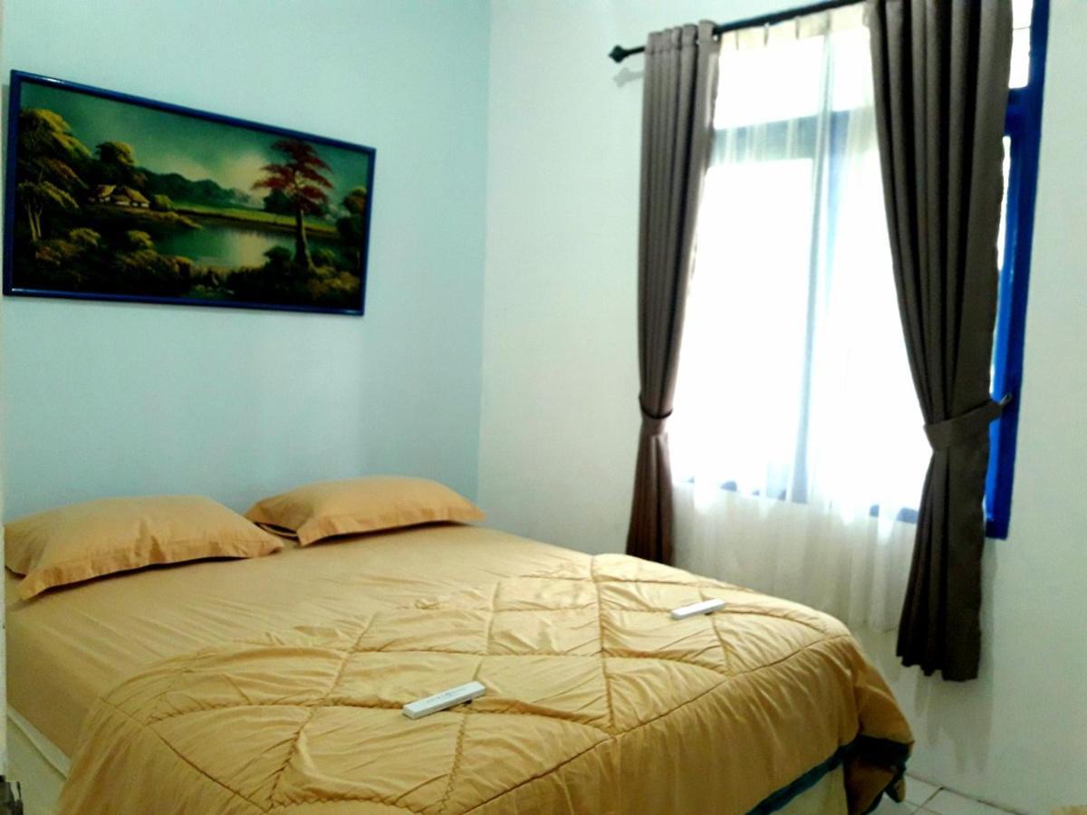 Aries Biru Hotel & Villa Puncak Exterior photo