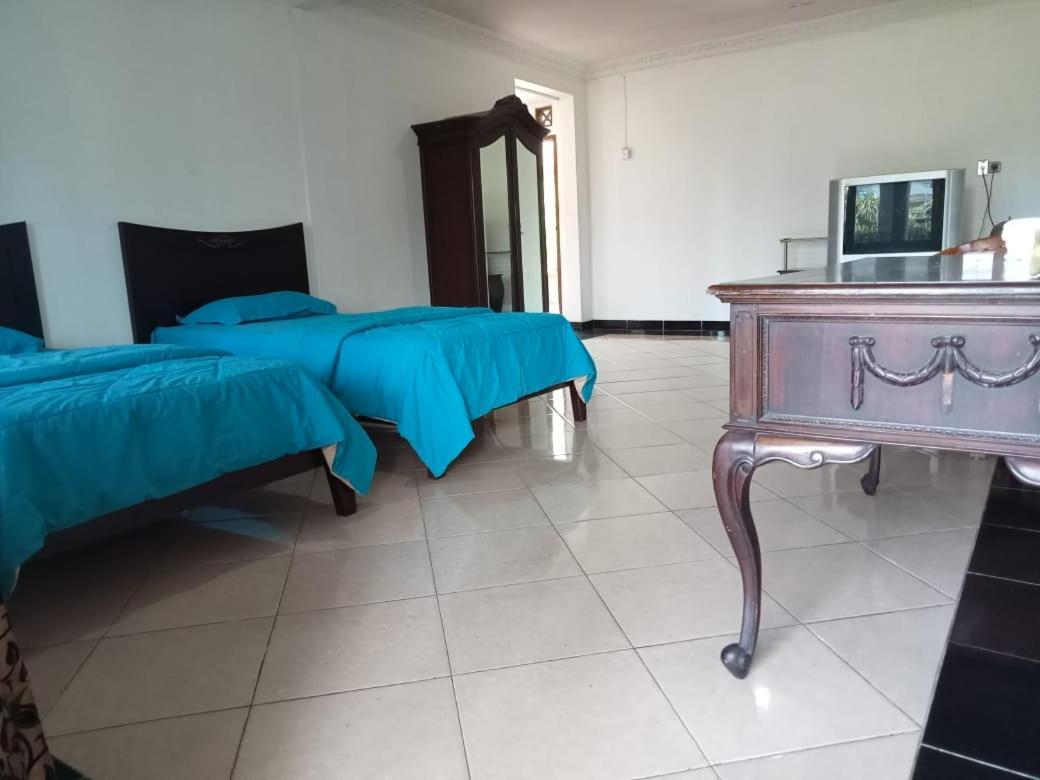 Aries Biru Hotel & Villa Puncak Exterior photo