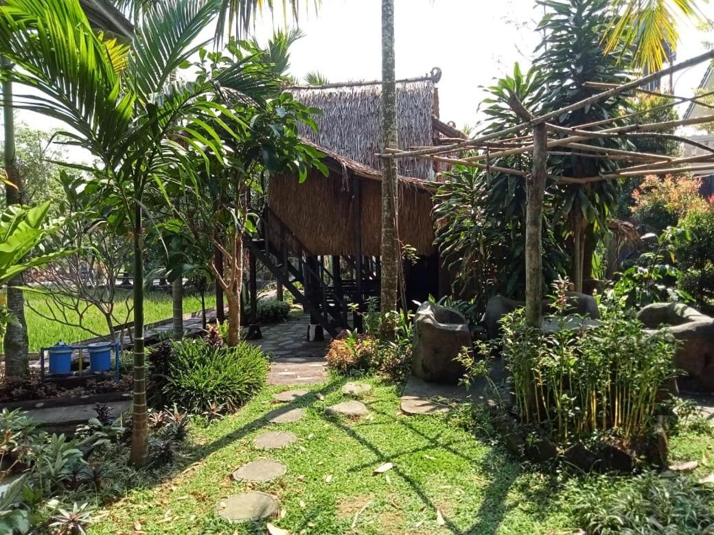 Aries Biru Hotel & Villa Puncak Exterior photo