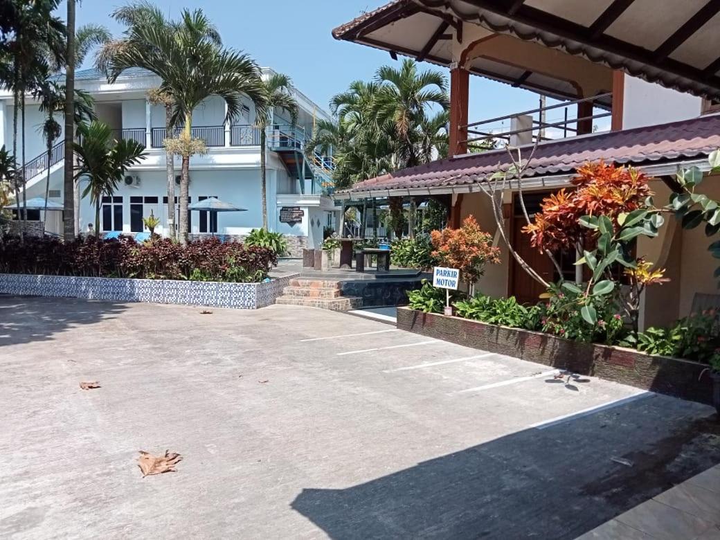 Aries Biru Hotel & Villa Puncak Exterior photo