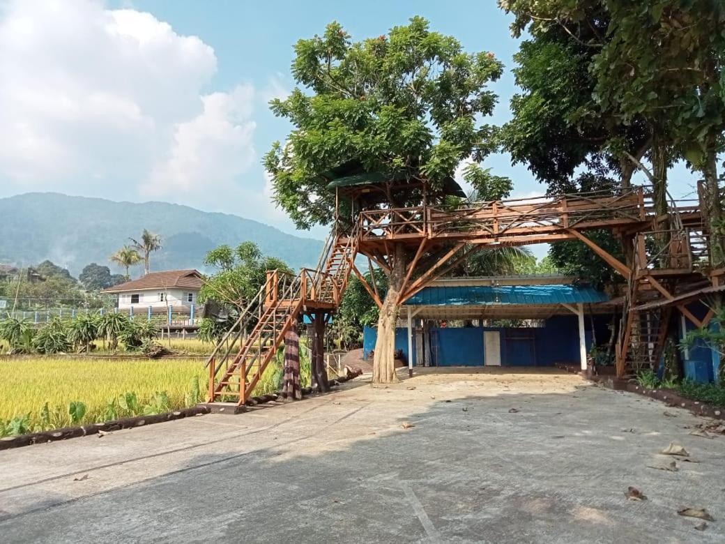 Aries Biru Hotel & Villa Puncak Exterior photo