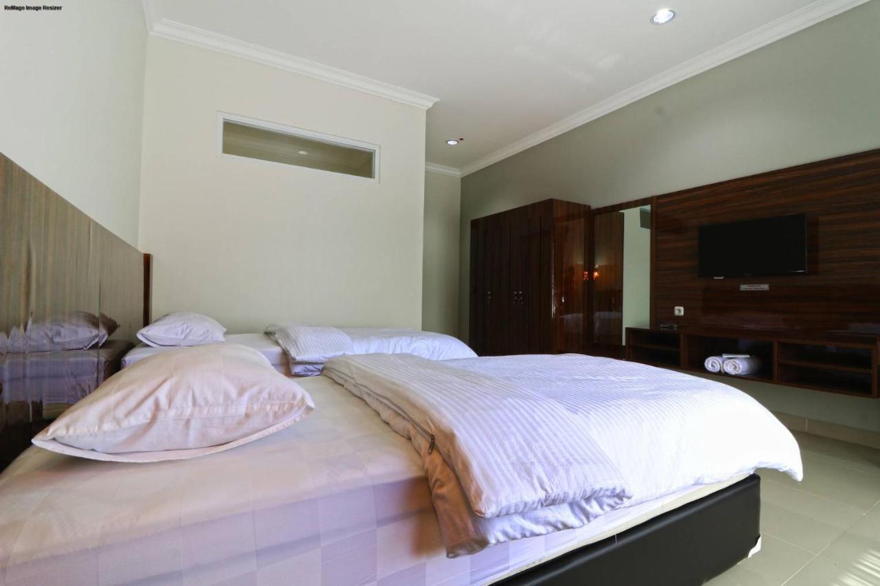 Aries Biru Hotel & Villa Puncak Exterior photo